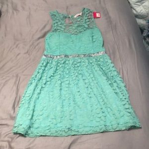 Candies keyhole back dress